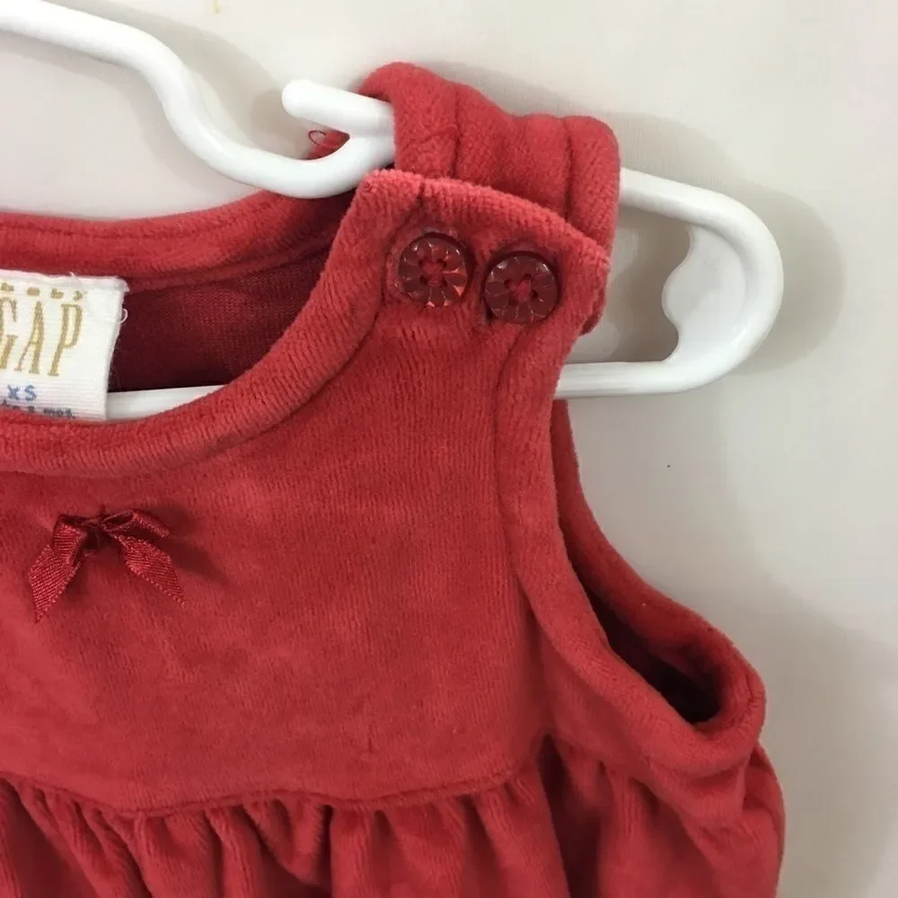 Baby Gap Romper 0-3 mo Short Sleeved Red Velvet NWOT